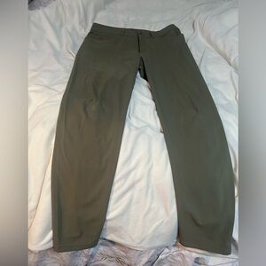 Women’s Columbia Hiking Tracel Olive Green Pants 12/14